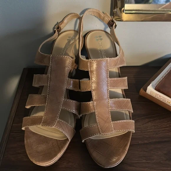 Naturalizer Women's Preya Platform Dress Sandal - Picture 11 of 12